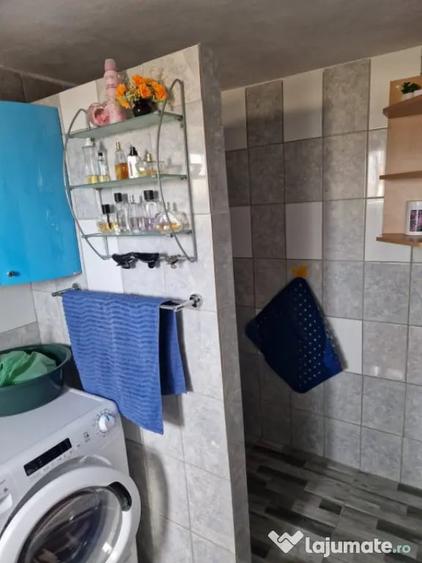 Casă cu 2 camere cu Teren 1686 Mp în Central