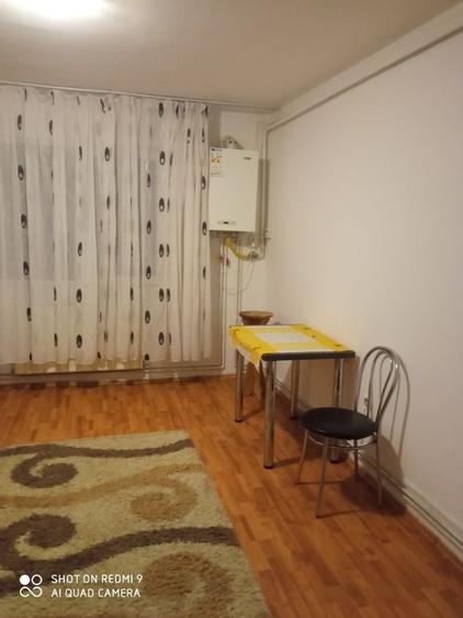 Garsonieră decomandată în Central