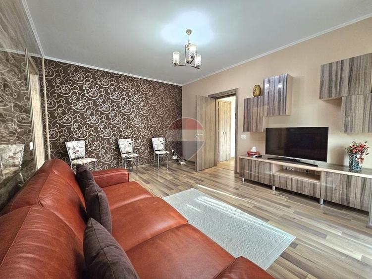 Apartament cu 2 camere semidecomandat, mobilat în Dacia