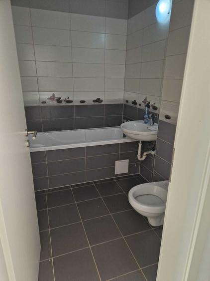 Garsonieră decomandată în Avantgarden
