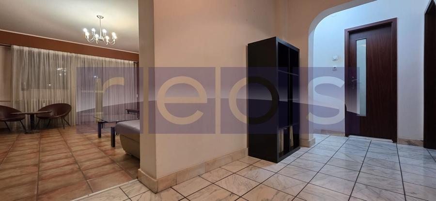 Apartament cu 3 camere decomandat, mobilat în Nerva Traian