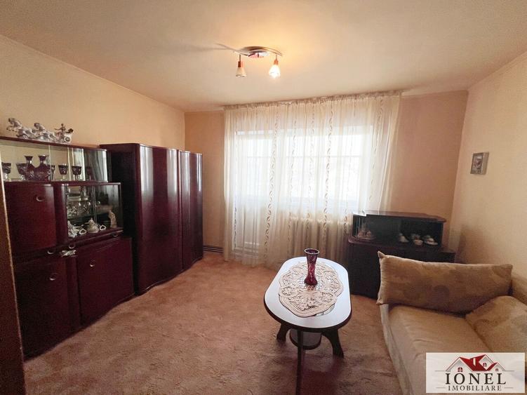 Apartament cu 2 camere decomandat în Cetate