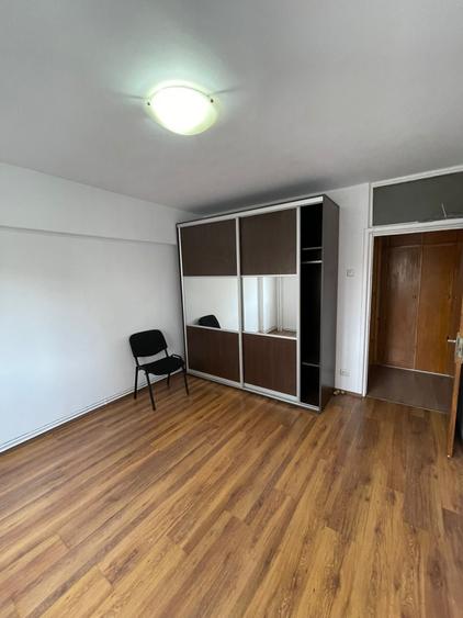 Apartament 3 camere de inchiriat - 11