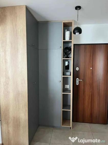 Apartament cu 2 camere decomandat în Tractorul