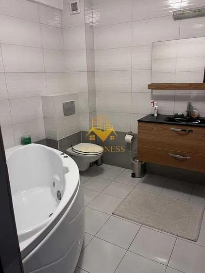 Apartament cu 3 camere semidecomandat, mobilat în Florești