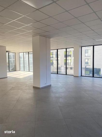 Spațiu comercial, de 320 mp, în Dâmbul Rotund