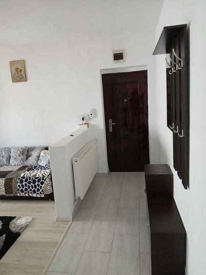 Inchiriez apartament 2 camere - 3