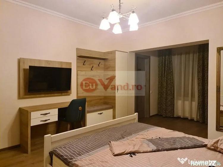 Casă cu 7 camere cu Teren 300 Mp în Faleză