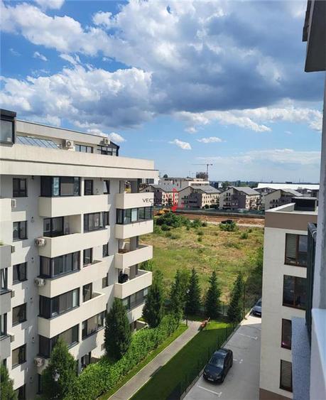 Apartament cu 3 camere decomandat în Theodor Pallady