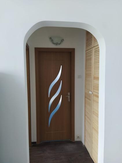 Apartament cu 2 camere semidecomandat în 1 Mai