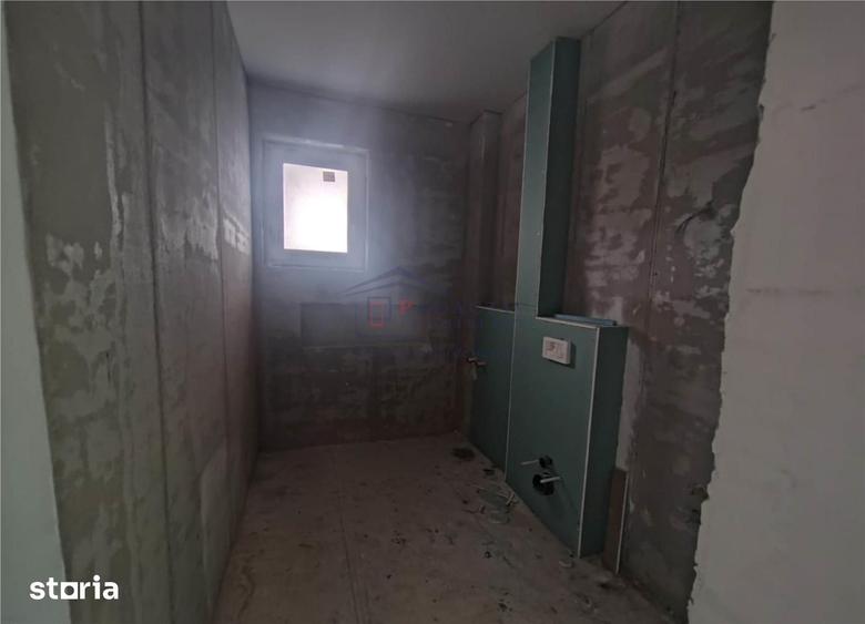 Apartament cu 3 camere decomandat în Șcheia