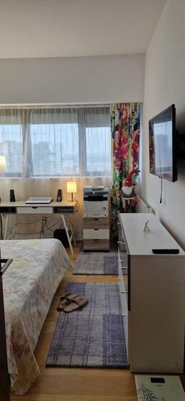 Apartament cu 3 camere decomandat, mobilat în Faleza Nord