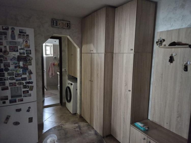 Apartament cu 2 camere decomandat în Valea Adâncă