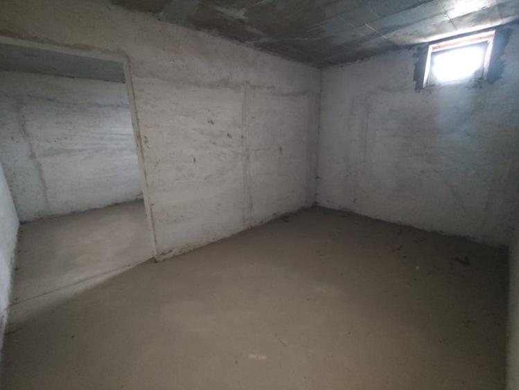 Casă individuală cu 4 camere cu Teren 300 Mp în Partoș