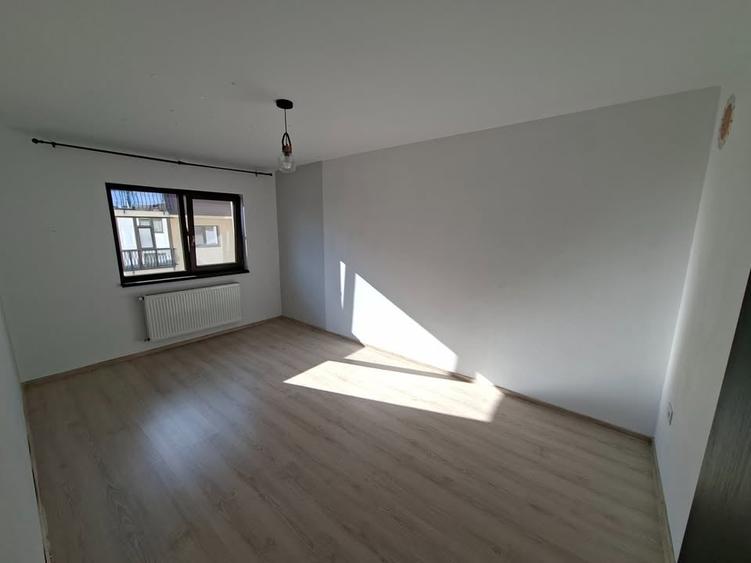 Apartament cu 3 camere decomandat în Popas Păcurari