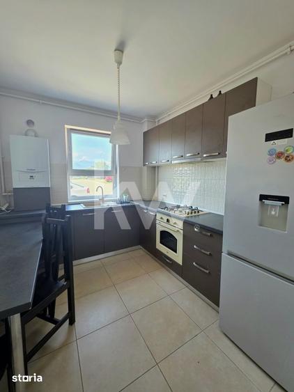 Apartament cu 3 camere decomandat, mobilat în Tractorul