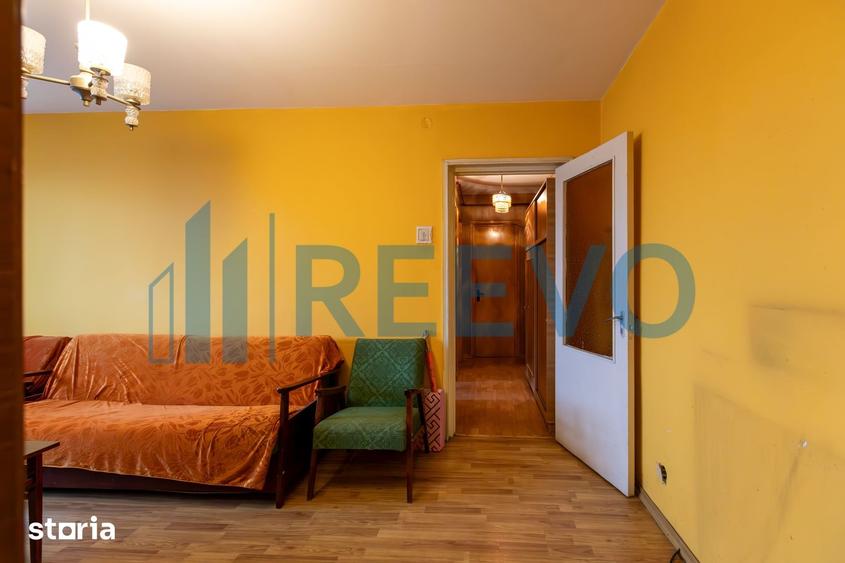 Apartament cu 3 camere semidecomandat în Narcisa