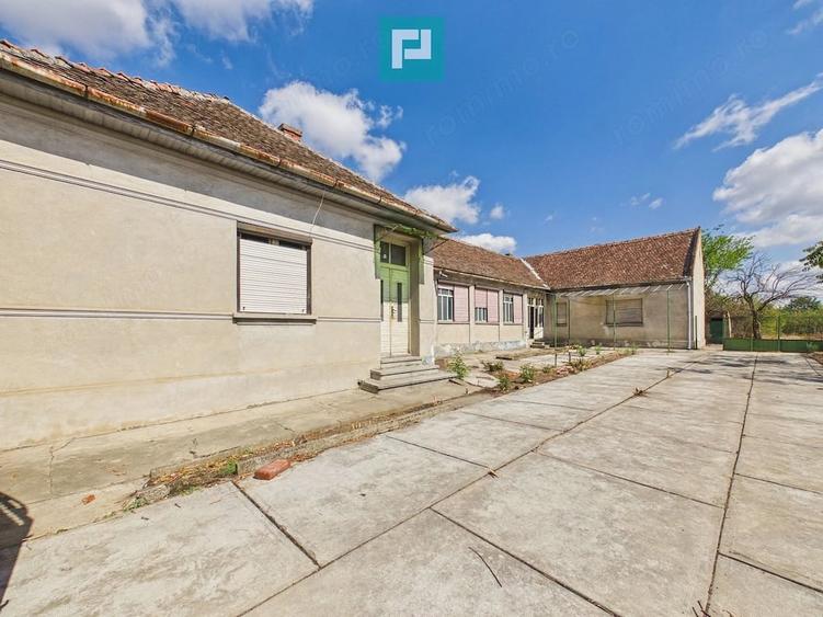 Casă cu 6 camere cu Teren 1440 Mp în Nord