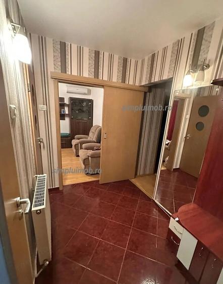 Apartament cu 4 camere decomandat în Titan