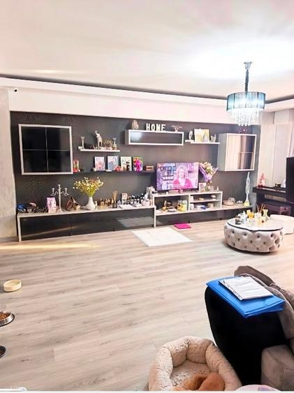 Apartament cu 3 camere, mobilat în Central