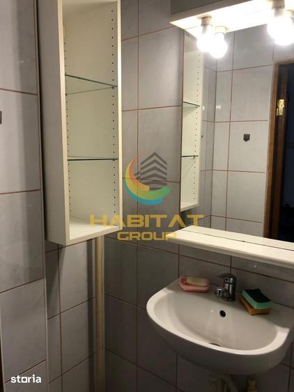 Apartament cu 3 camere semidecomandat în Tineretului