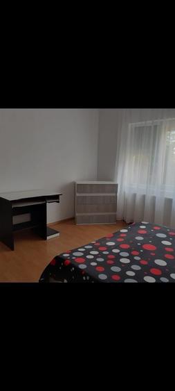 Apartament cu 3 camere în Intim