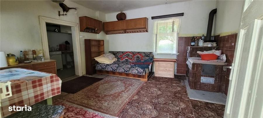 Casă cu 4 camere în Deal