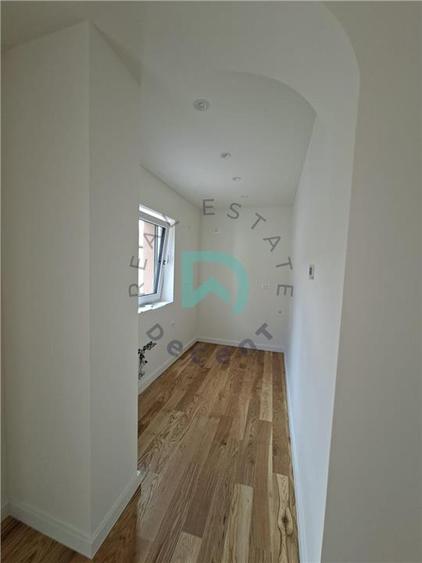 Casă cu 4 camere cu Teren 400 Mp în Bartolomeu