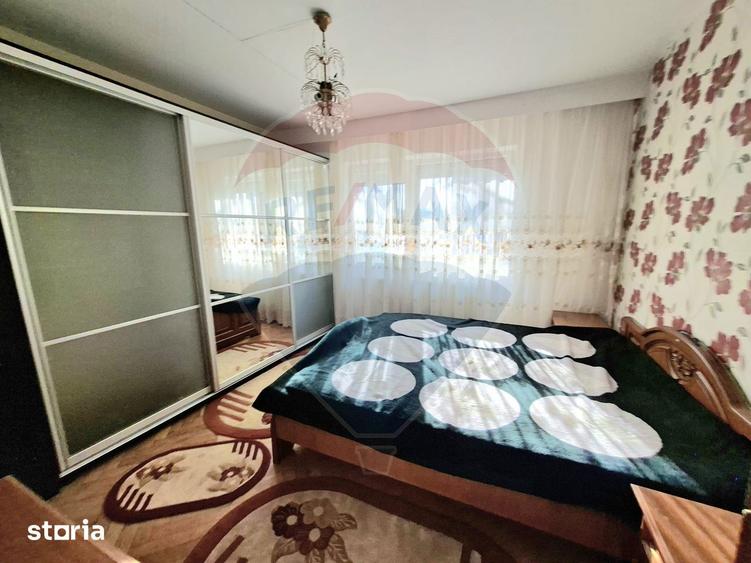 Apartament cu 3 camere decomandat, mobilat în Central