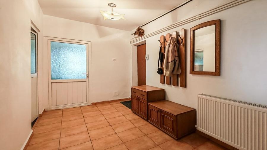 Apartament cu 3 camere decomandat, mobilat în Agigea
