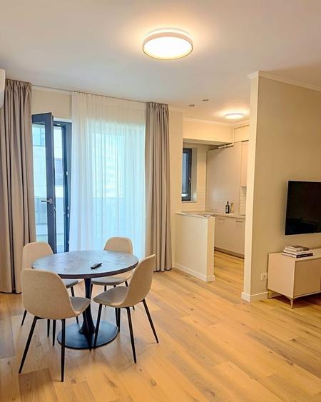 Apartament cu 2 camere decomandat, mobilat în Universitate