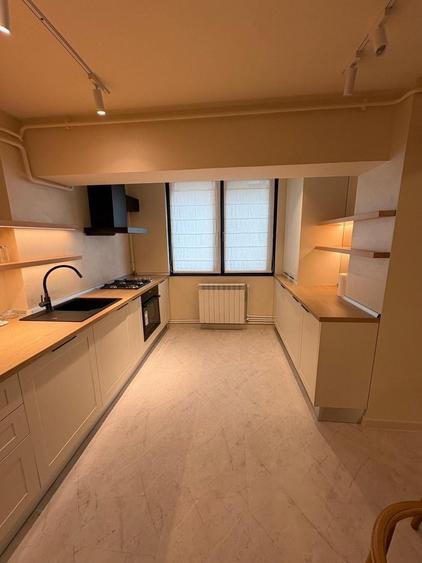 Apartament cu 3 camere decomandat în Ultracentral