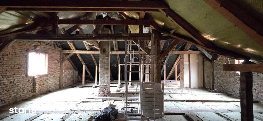 Casă cu 2 camere decomandat cu Teren 365 Mp în Central