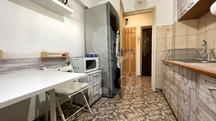 Apartament cu 3 camere semidecomandat, mobilat în 1 Decembrie 1918