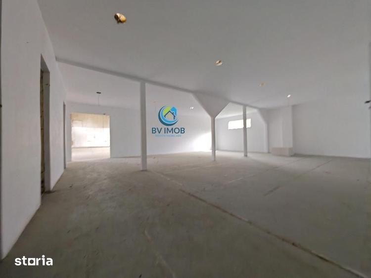 Spațiu comercial, de 540 mp, în Est