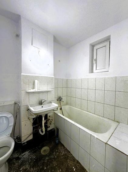 Apartament cu 2 camere semidecomandat în Tătărași