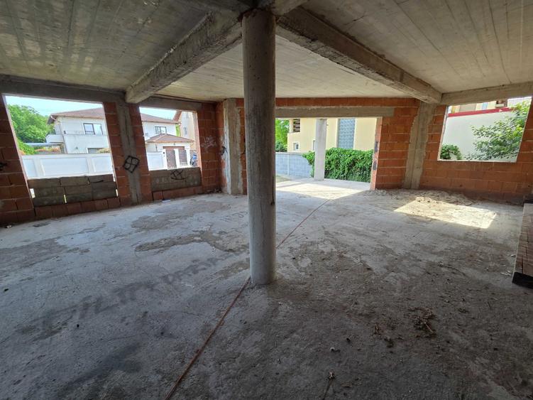 Casă cu 4 camere în Sânmartin