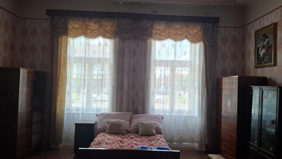 Casă individuală cu 7 camere cu Canalizare în Nădlac