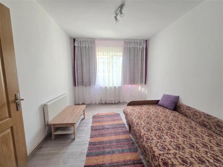 Apartament cu 3 camere decomandat, mobilat în Obcini