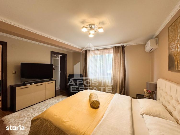 Casă cu 6 camere cu Teren 3500 Mp în Central