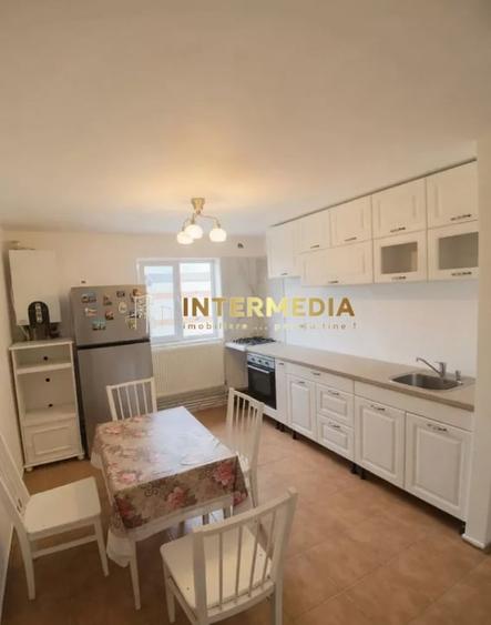 Apartament cu 2 camere semidecomandat, mobilat în Cetate — fotografia 1