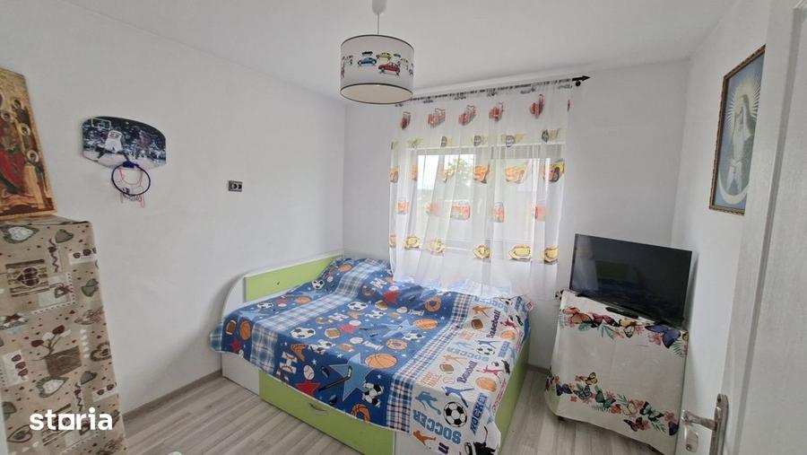 Casă cu 2 camere cu Teren 1746 Mp în Rătești