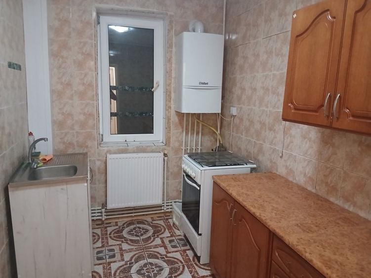 Apartament cu 2 camere semidecomandat în Micro 17