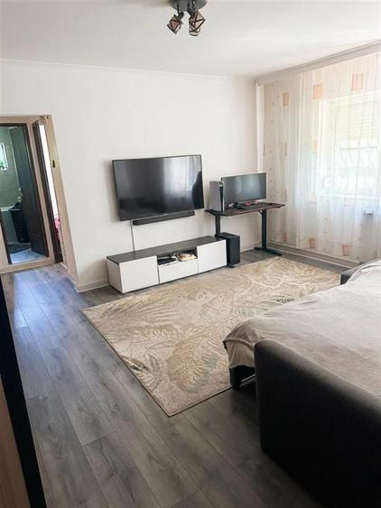 Apartament cu 2 camere semidecomandat în Rogerius