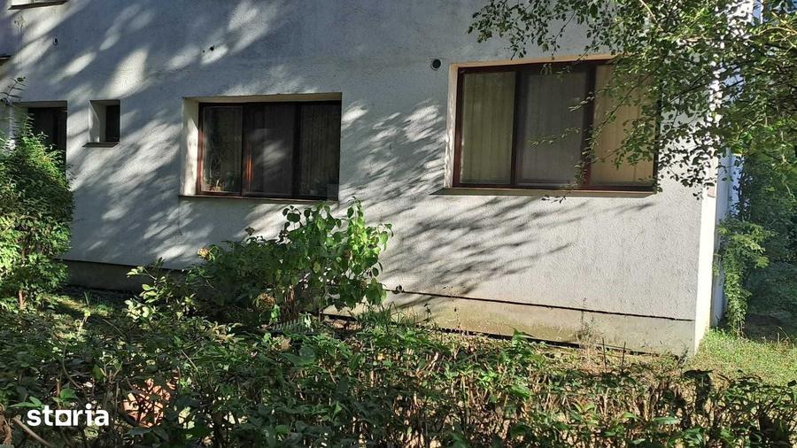 Apartament cu 2 camere semidecomandat în Dâmbu Pietros