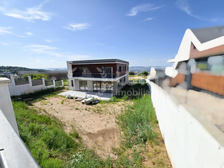 Casă individuală cu 5 camere cu Canalizare în Feleacu