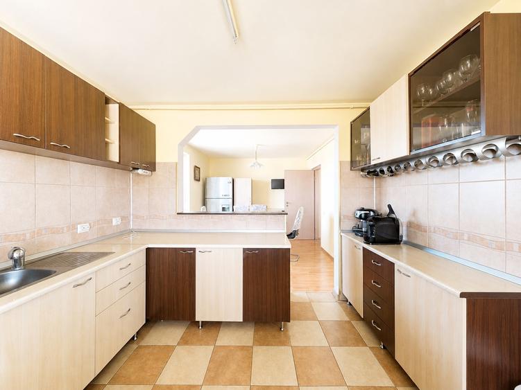 Apartament 6 Camere - Zona Lipovei - 0% COMISION - 6
