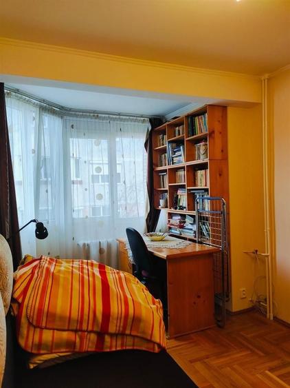 Apartament cu 3 camere decomandat în Rogerius