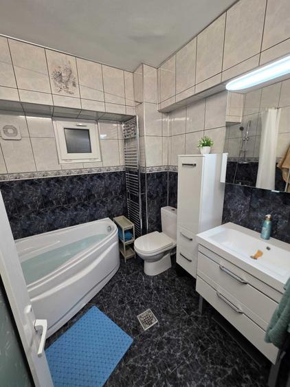 Apartament cu 4 camere decomandat în Popoveni
