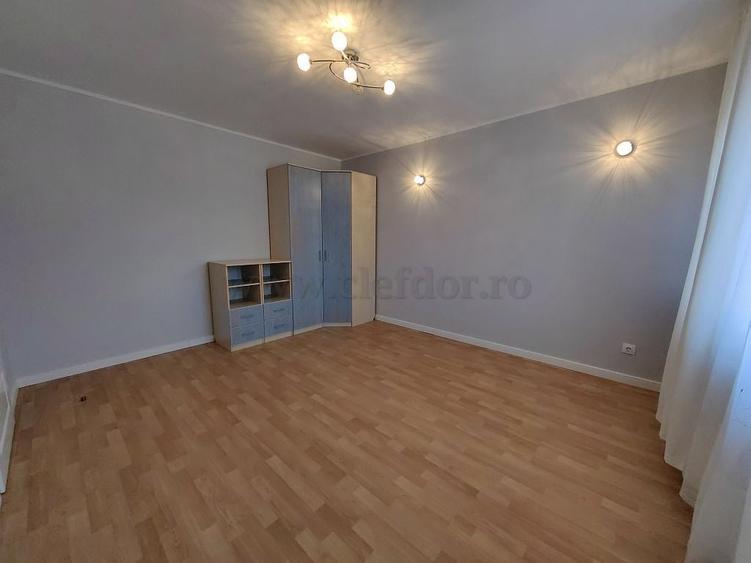 Casă individuală cu 5 camere cu Canalizare în Pipera